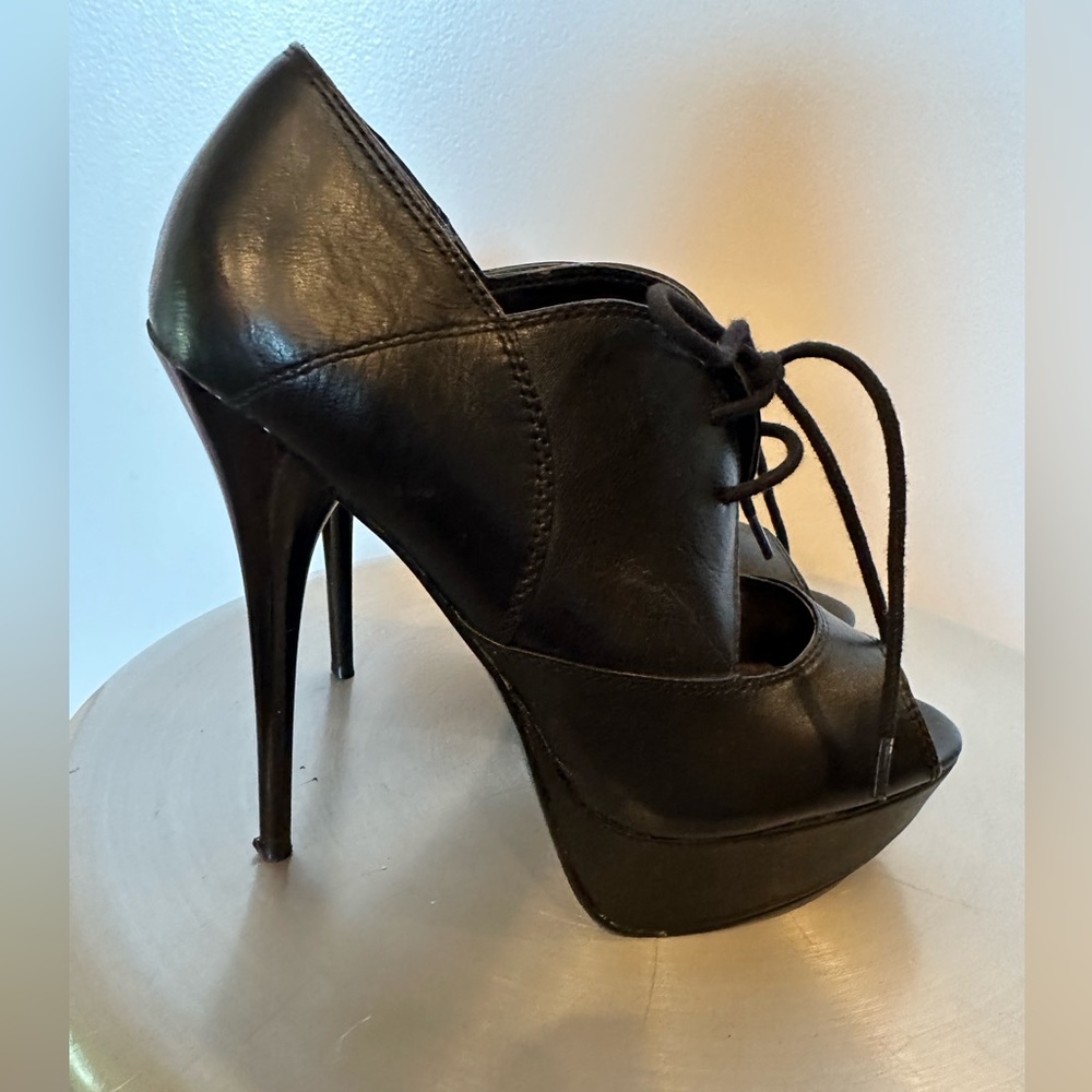 Steven Madden Sky High Peep Toe Platform Black Leather Heels size 7